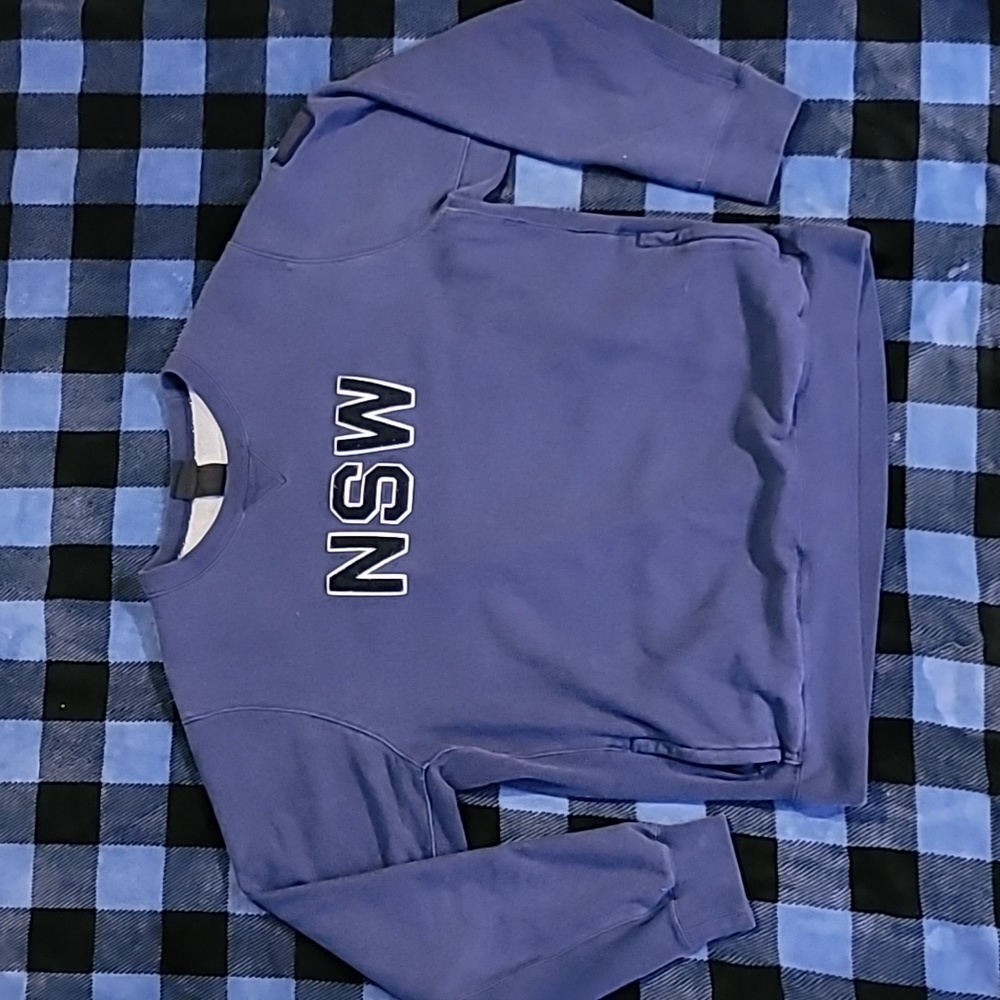 Y2k. Nike Sportswear. Heavyweight crewneck. 2 pockets. Size XL Navy Blue
